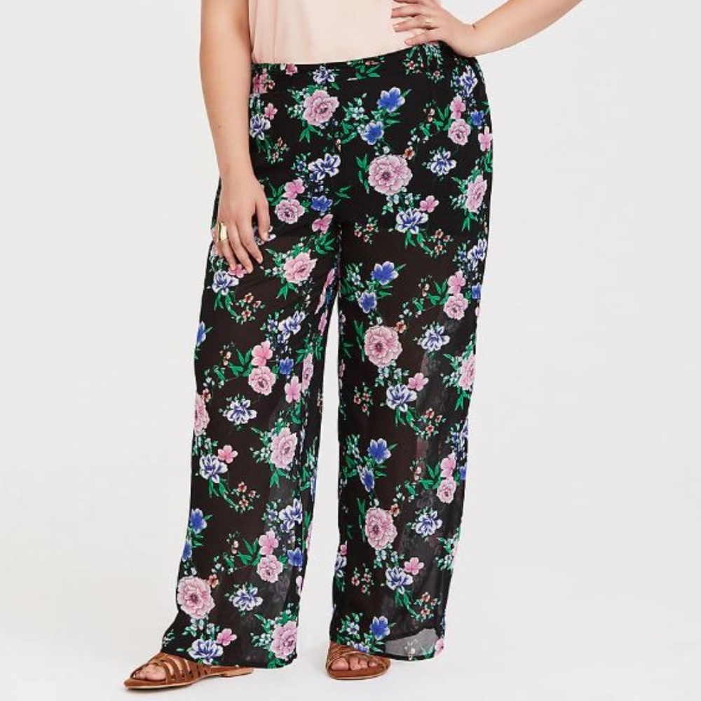 TORRID BLACK FLORAL CHIFFON PANT